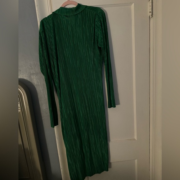 PLUS PLISSE MIDI RUCHED SHIRT DRESS - Picture 4 of 5